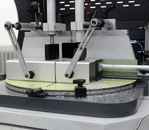 Sawing of aluminium profile in special length (e.g. SYNERGY enclosure)